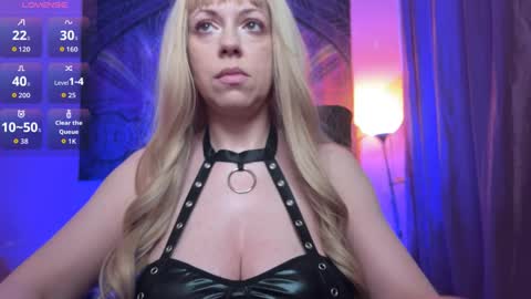 Snapshot of helena__femdom chatting on 4, 5, 2026 Helena online show from 4, 5, 2026