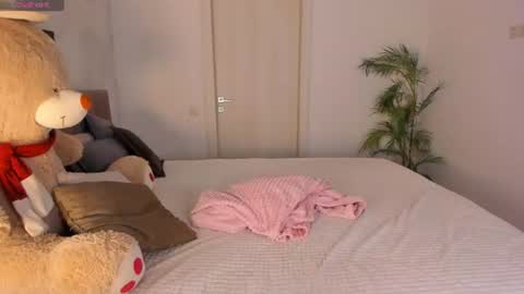 Helen online show from 27, 7, 2026