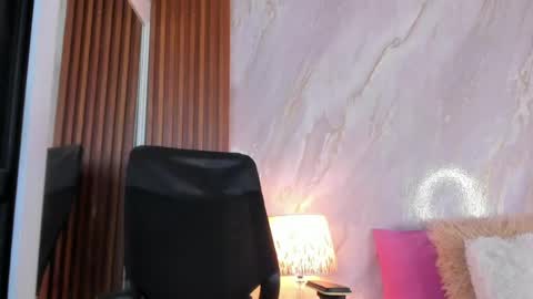 Helena Santos  online show from 20, 4, 2026