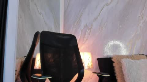 Helena Santos  online show from 30, 4, 2026