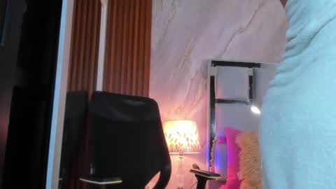 Helena Santos  online show from 20, 6, 2026