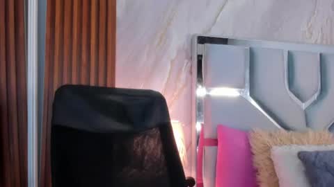 Helena Santos  online show from 29, 6, 2026
