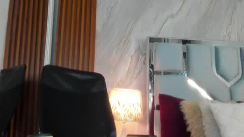 Helena Santos  online show from 17, 7, 2026