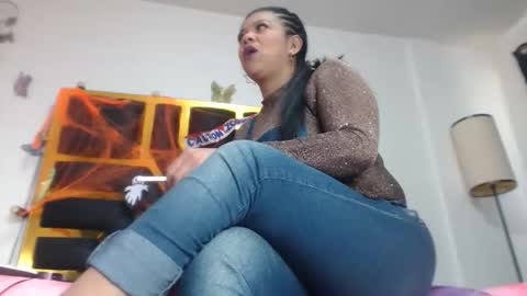 helenahotwet online show from 4, 11, 2025