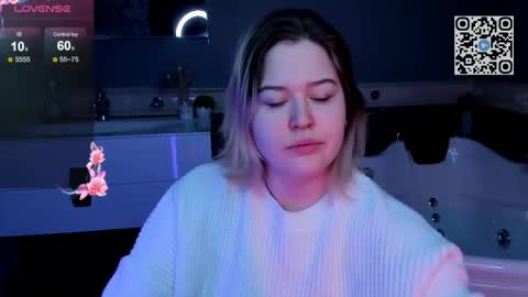 Snapshot of helenhartt chatting on 23, 11, 2025 helenhartt online show from 23, 11, 2025