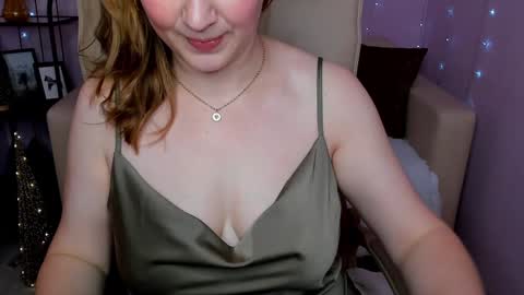 Snapshot of helens_lov chatting on 15, 12, 2024 Helen online show from 15, 12, 2024