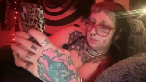 Bunnie Rotz online show from 19, 12, 2025