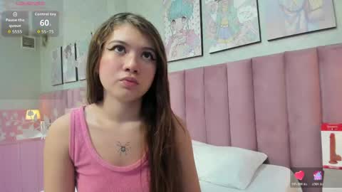 Snapshot of hellencute18_ chatting on 8, 6, 2026 online show from 8, 6, 2026