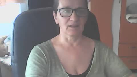 hellenmarie online show from 11, 5, 2026