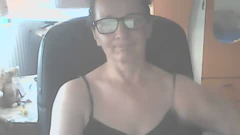 Snapshot of hellenmarie chatting on 29, 6, 2026 hellenmarie online show from 29, 6, 2026
