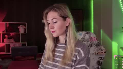 Alisia  Monday to Friday from 10 am to 4 pm GMT 2 online show from 10, 10, 2025