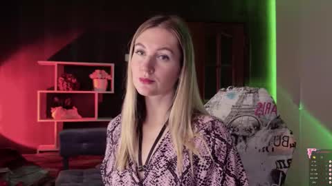 Alisia  Monday to Friday from 10 am to 4 pm GMT 2 online show from 20, 10, 2025