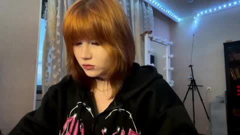 Snapshot of hellokinki chatting on 25, 5, 2026 hellokinki online show from 25, 5, 2026