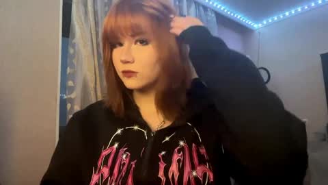 Snapshot of hellokinki chatting on 27, 5, 2026 hellokinki online show from 27, 5, 2026