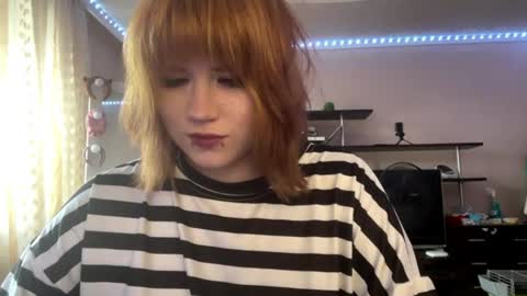 Snapshot of hellokinki chatting on 22, 6, 2026 hellokinki online show from 22, 6, 2026