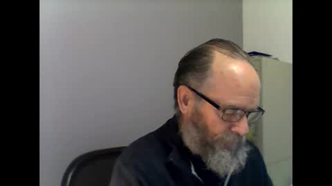 Snapshot of helopilot01 chatting on 2, 3, 2025 helopilot01 online show from 2, 3, 2025