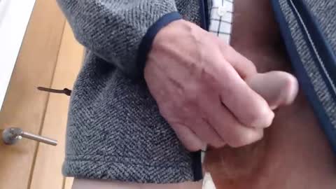 older cock online show from 19, 2, 2025