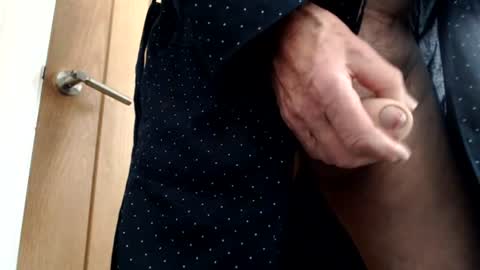Snapshot of helpmegetitup70 chatting on 29, 6, 2026 older cock online show from 29, 6, 2026