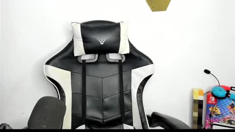 heluehorny13 online show from 27, 12, 2024