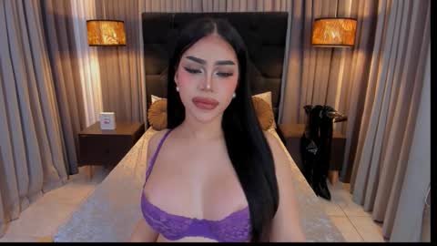 Snapshot of hennessygoddess69 chatting on 12, 9, 2025 HENNESSY online show from 12, 9, 2025