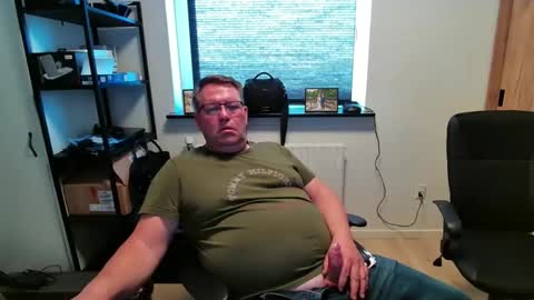 Snapshot of henrikrp1971 chatting on 23, 4, 2026 henrikrp1971 online show from 23, 4, 2026