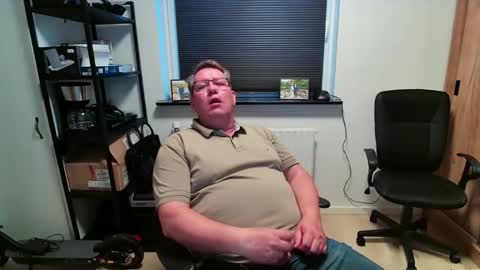 Snapshot of henrikrp1971 chatting on 28, 4, 2026 henrikrp1971 online show from 28, 4, 2026