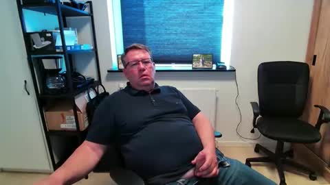 Snapshot of henrikrp1971 chatting on 30, 4, 2026 henrikrp1971 online show from 30, 4, 2026
