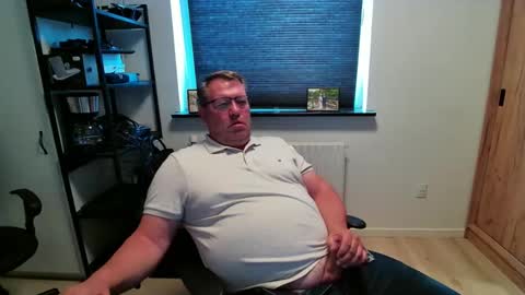 Snapshot of henrikrp1971 chatting on 7, 6, 2026 henrikrp1971 online show from 7, 6, 2026