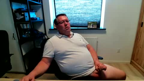 Snapshot of henrikrp1971 chatting on 19, 6, 2026 henrikrp1971 online show from 19, 6, 2026