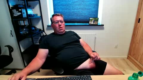 Snapshot of henrikrp1971 chatting on 2, 7, 2026 henrikrp1971 online show from 2, 7, 2026