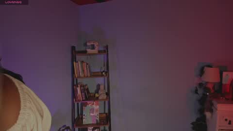 Snapshot of hera_069 chatting on 21, 4, 2026 Hello I am Valentina independent Colombian model I love sensuality and pleasure welcome online show from 21, 4, 2026
