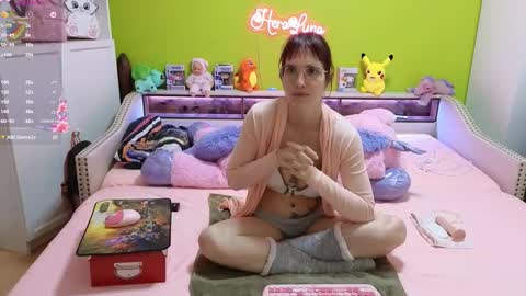 Snapshot of heraluna_ chatting on 30, 10, 2025 HeraLuna online show from 30, 10, 2025