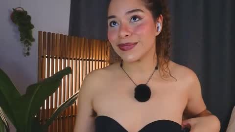 Snapshot of hercyqueen chatting on 17, 10, 2025 hercyqueen online show from 17, 10, 2025