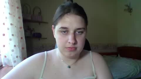 hess_luna_ online show from 24, 7, 2026