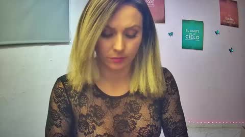 Hestesiaxx online show from 8, 9, 2025