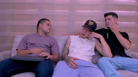 heteros men online show from 7, 2, 2025