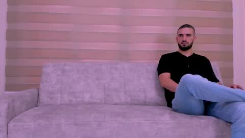 heteros men online show from 9, 2, 2025