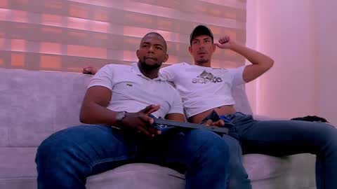 heteros men online show from 10, 2, 2025