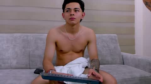 heteros men online show from 15, 2, 2025