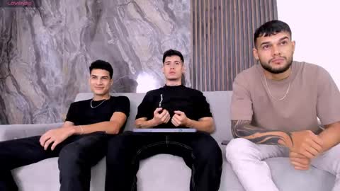 heteros men online show from 22, 2, 2025