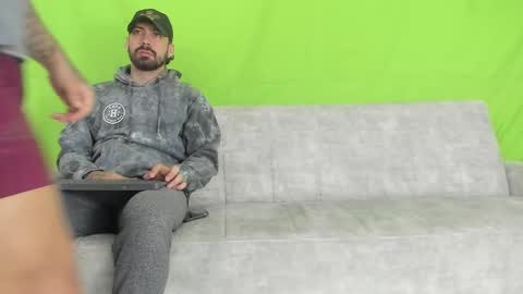 heteros men online show from 10, 3, 2025