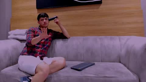 Snapshot of heteros_men chatting on 15, 12, 2025 heteros men online show from 15, 12, 2025