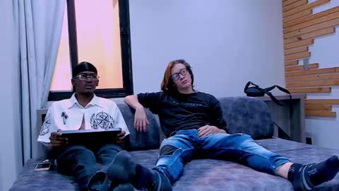 heteros men online show from 9, 2, 2026