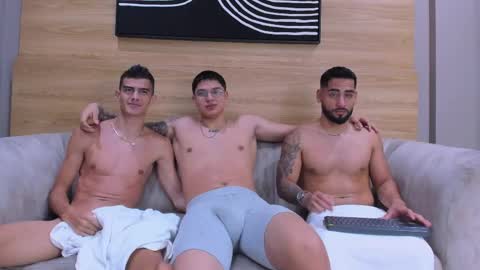 heteros men online show from 23, 4, 2026