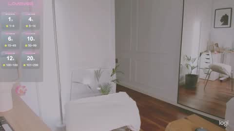 hi my name is Eva. online show from 10, 12, 2024