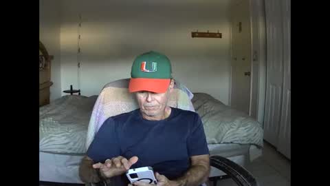 Snapshot of hewes1 chatting on 4, 2, 2026 hewes1 online show from 4, 2, 2026