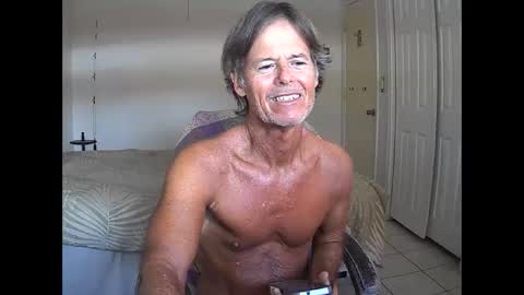 Snapshot of hewes1 chatting on 5, 4, 2026 hewes1 online show from 5, 4, 2026