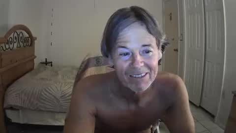 Snapshot of hewes1 chatting on 21, 4, 2026 hewes1 online show from 21, 4, 2026