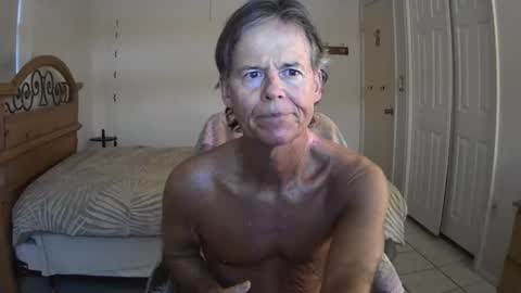 Snapshot of hewes1 chatting on 26, 4, 2026 hewes1 online show from 26, 4, 2026