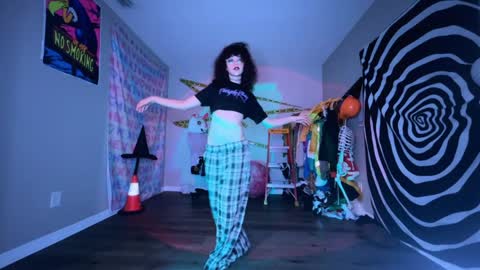 salem online show from 14, 11, 2025